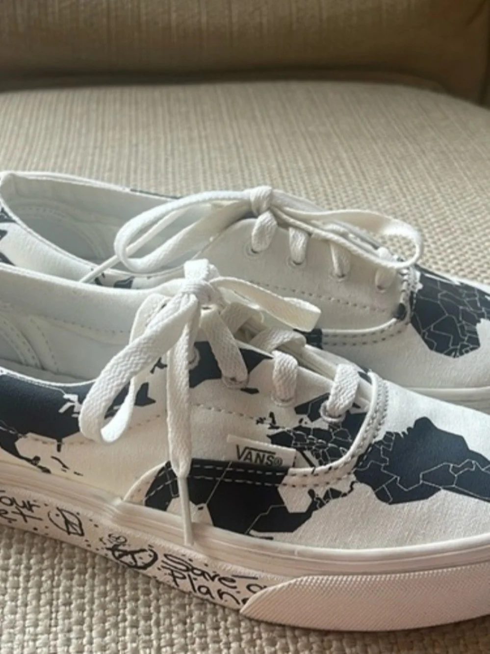 Vans Era Sneakers with Black World Map Print - White/Black